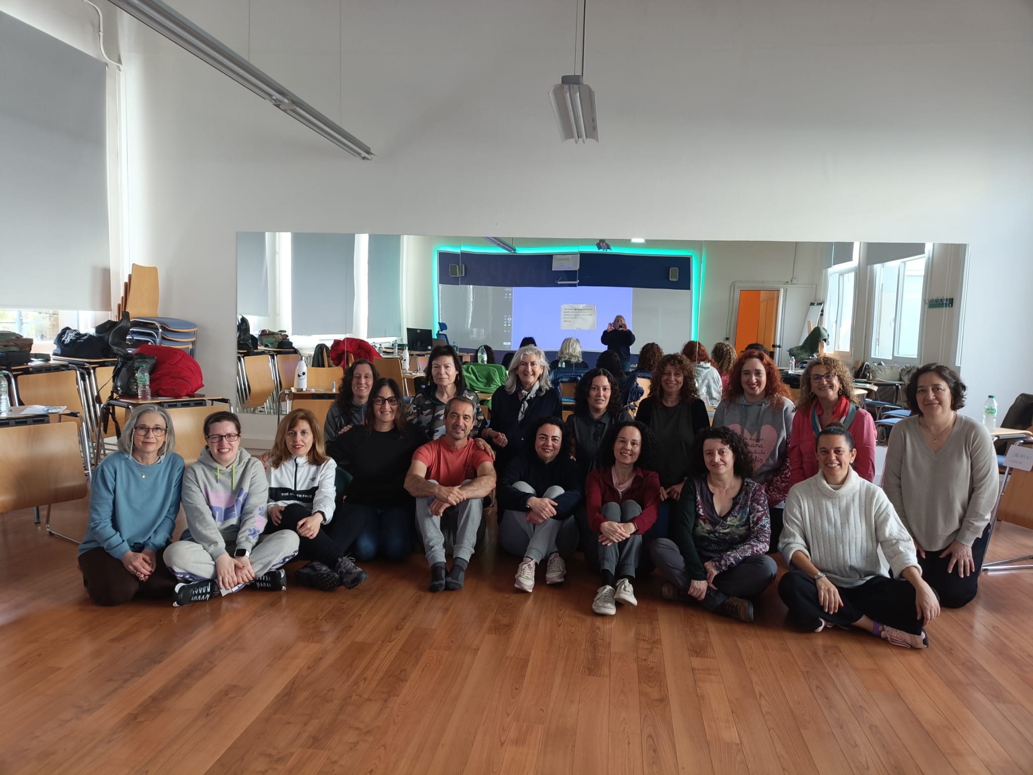 Grupo de profesionales al finalizar el curso de Oviedo